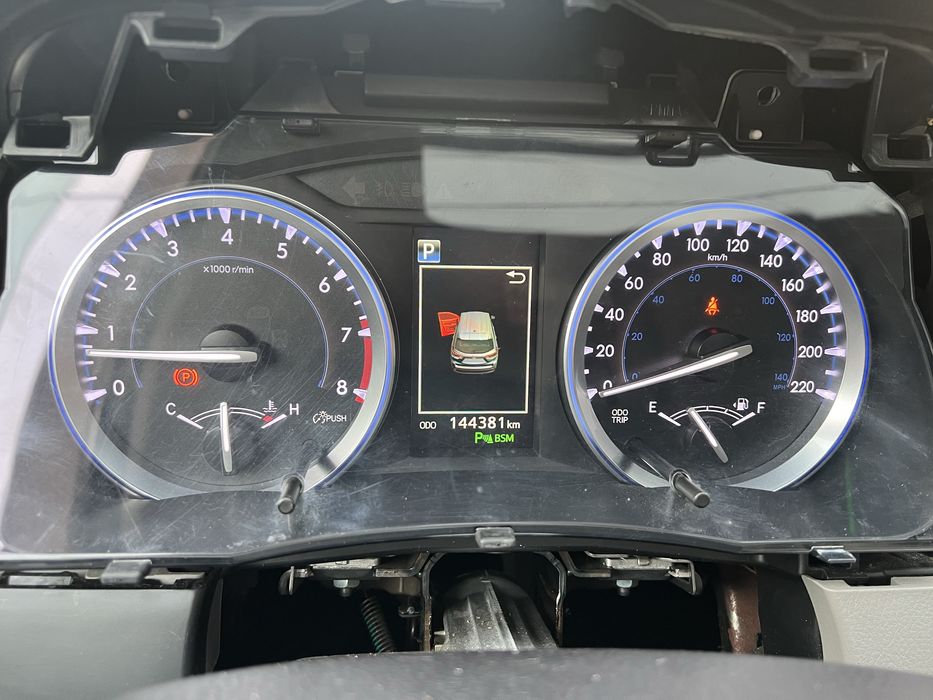 Toyota highlander  щиток панель приборов европеец в км