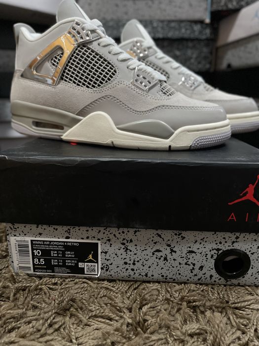 Jordan 4 Retro Frozen Moments