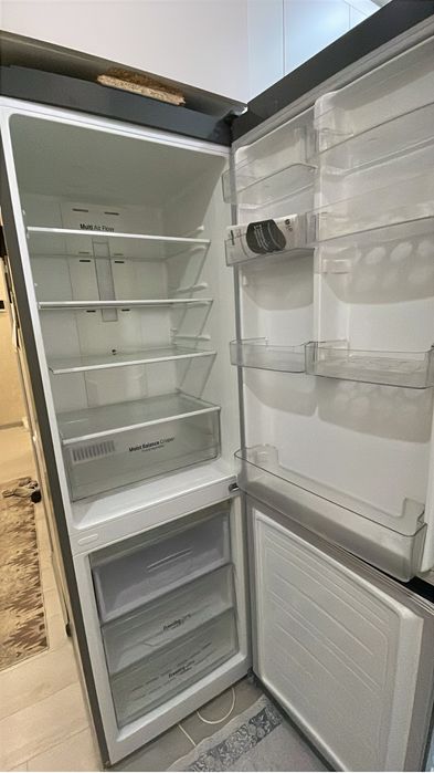 Холодильник LG.  На запчасть продаю