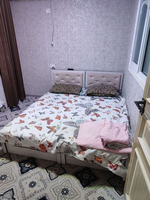 Сдаю 2 комнатную квартиру с обстановкой. Без маклер