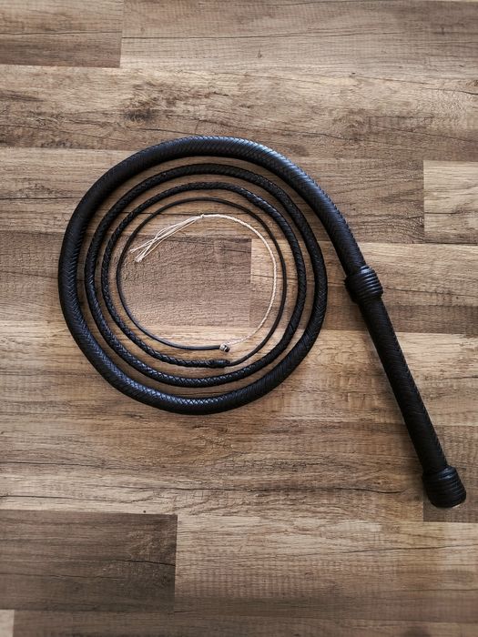Bici Bullwhip din paracord