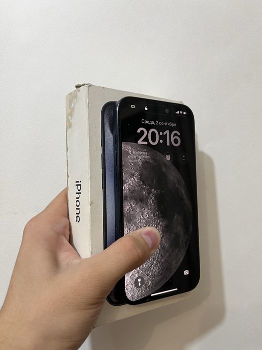 iPhone 15 Pro (256 ГБ, АКБ - 87%).