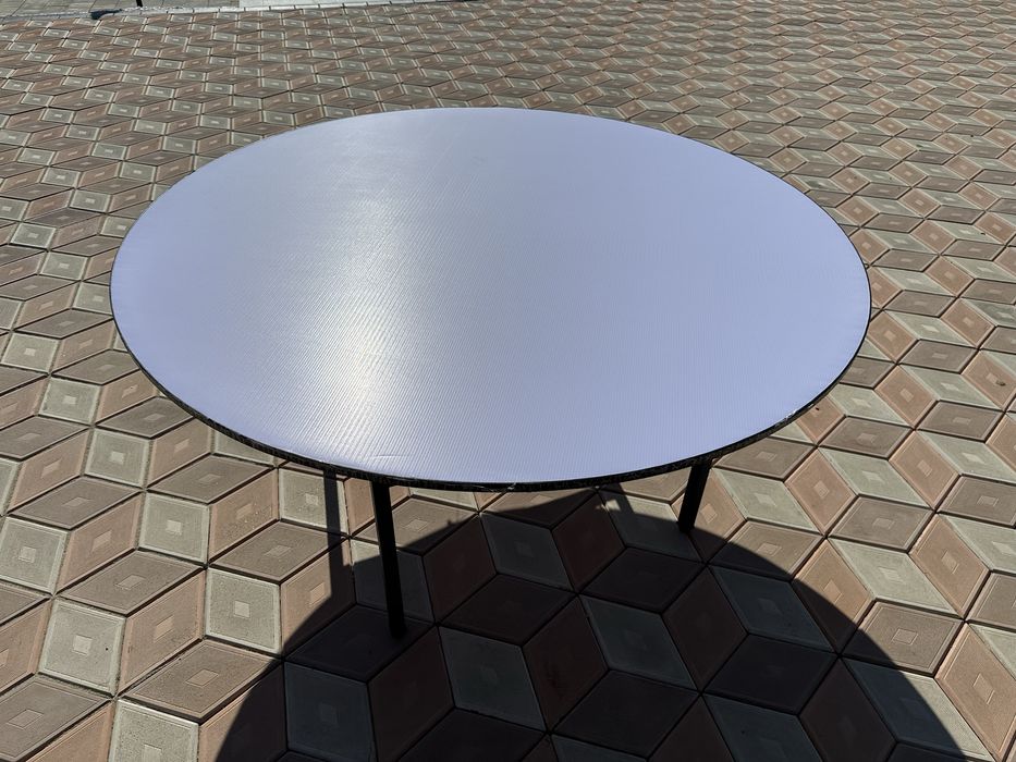 Masa 150 diametru +fata de masa