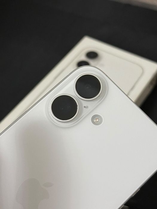 iPhone 16 128GB в идеальном состоянии