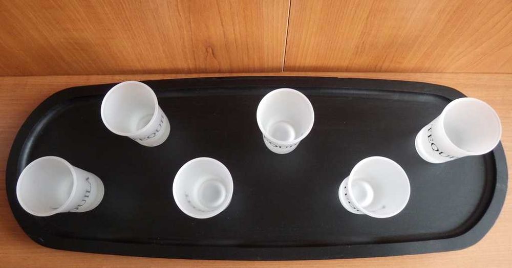 Чашки за шотове Текила – 6 броя + поднос от бамбукова дървесина