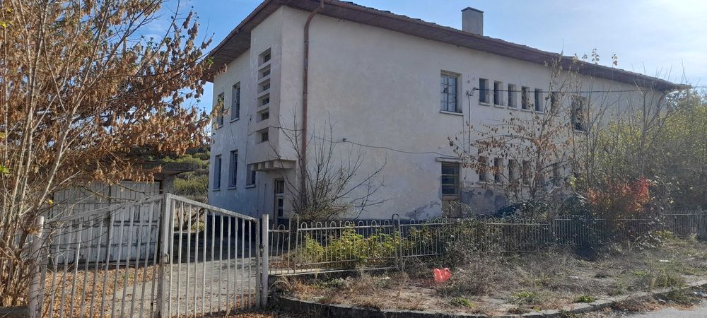 Продава се Магазин в Гоце Делчев - 10000 кв.м за 15 €/кв.м - Снимка #2