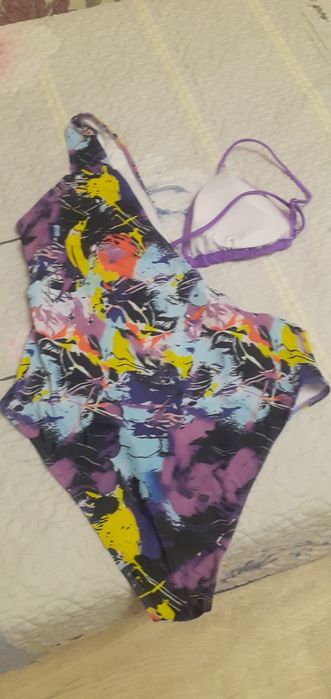 Продаётся новый купальник