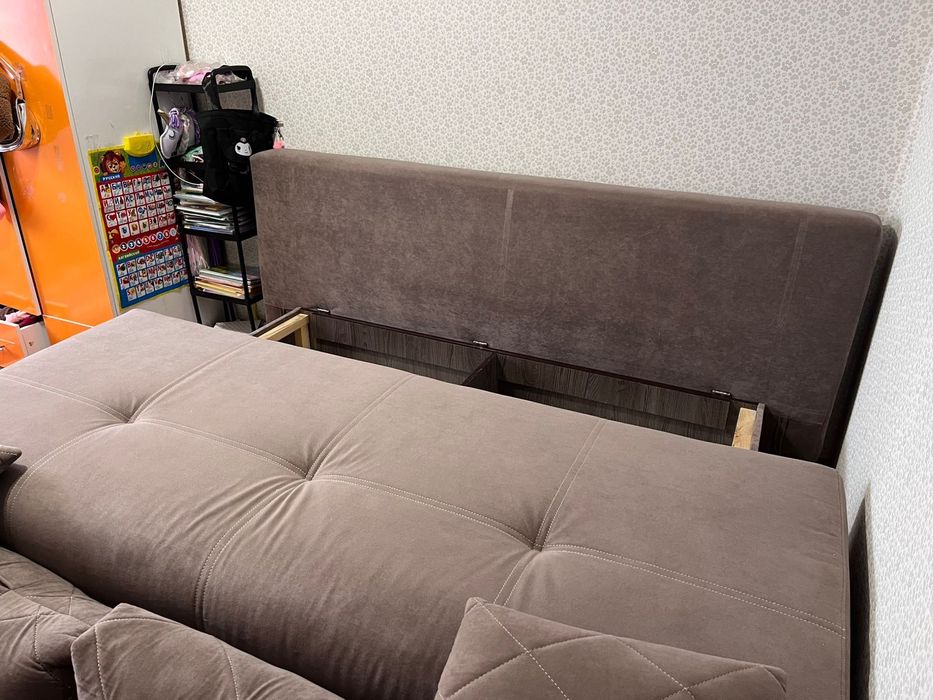 Продам диван ,в отличном состоянии