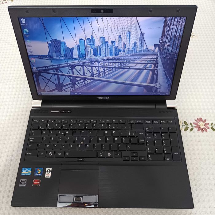 Laptop Toshiba I7 2620m Ram 8G SSD/HDD Impecabil 15.6 Inch 40 Cm
