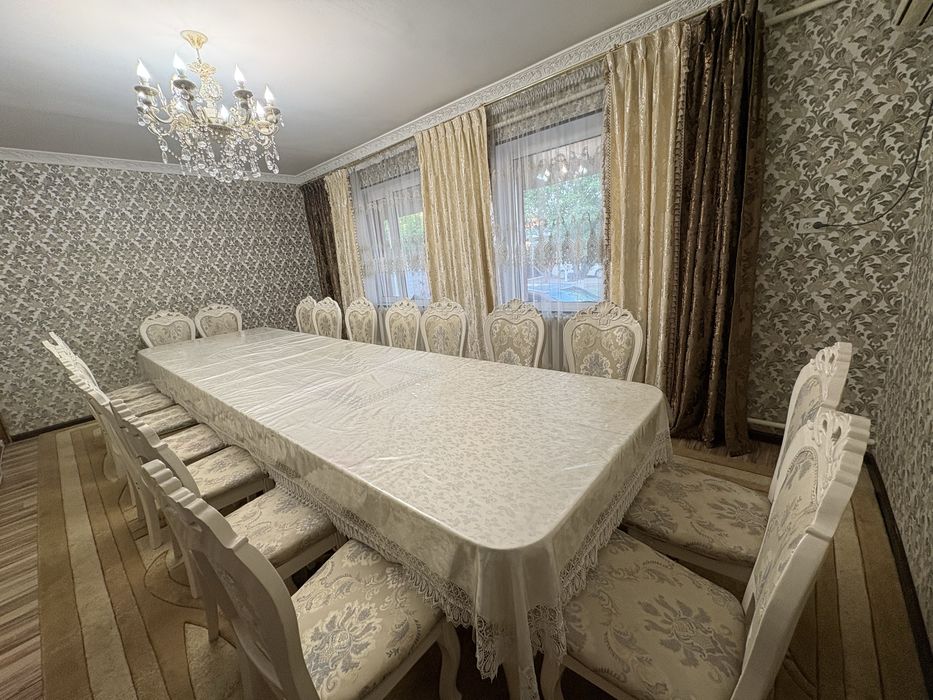 стулья 18 штук зал