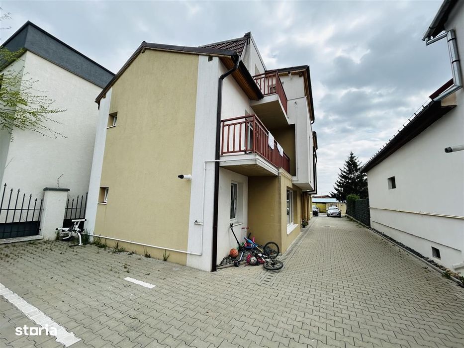 Casa tip duplex, 177 mp utili, 3 locuri de parcare - Selimbar