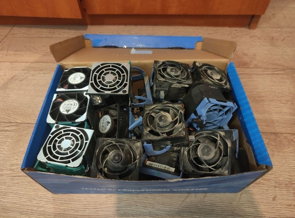 Vând ventilatoare server