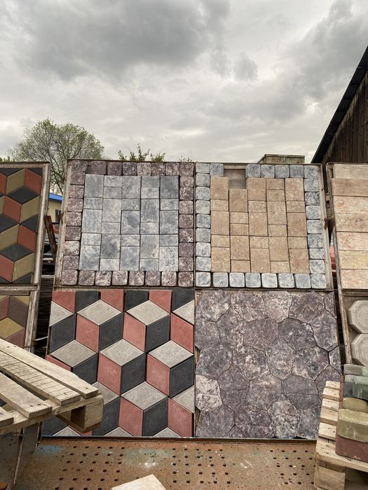 Брусчатка всех видов есть