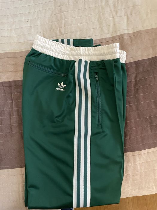 Чисто ново долнище АДИДАС.