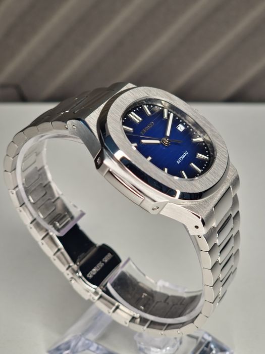 Seiko Mod Nautilus Degradee Blue Dial