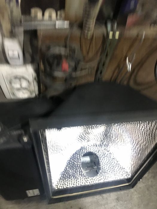 продаю пустой корпус от прожектора