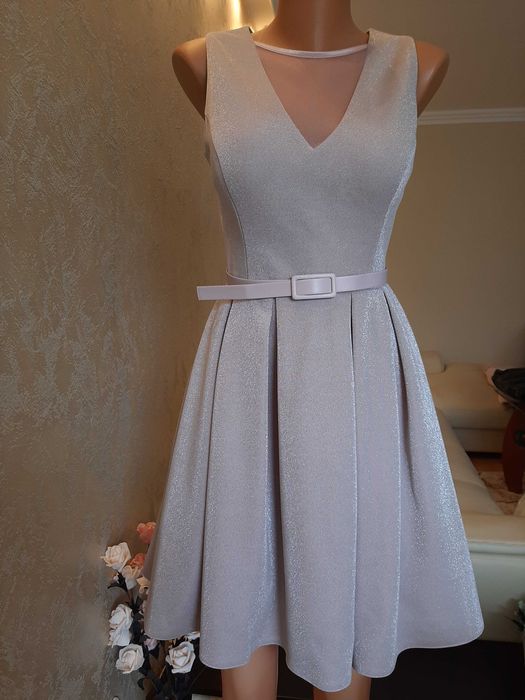 Официална рокля с коланче