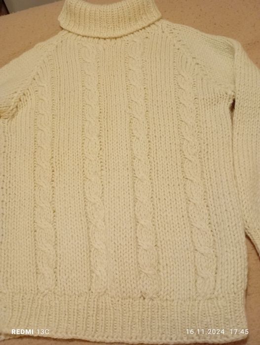 2 bluze tricotate lînă,mohair mar L