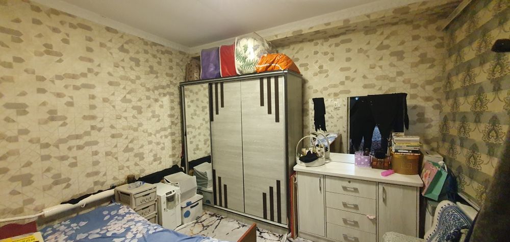 Продаётся 4-комнатная квартира в Якасарайском районе