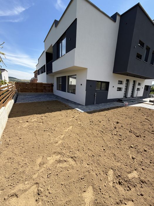 Casa la pret de apartament zona Dedeman la Soare perfect pt  inchiriat sau locuit