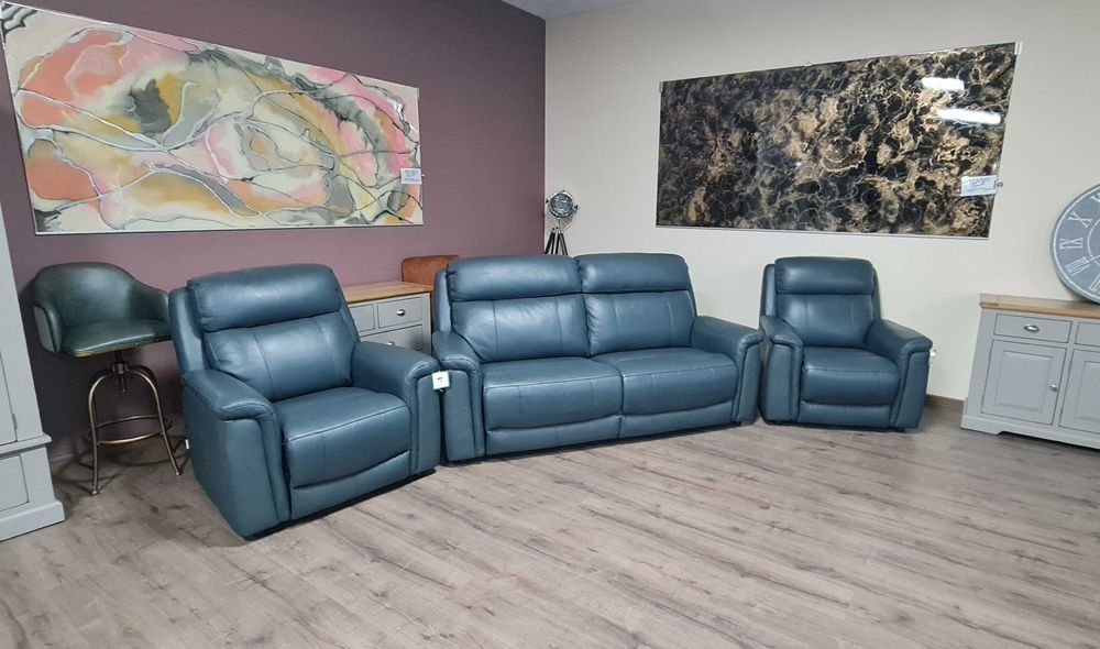 Тюркоазено син кожен комплект - диван тройка и два фотьойла La-z-boy