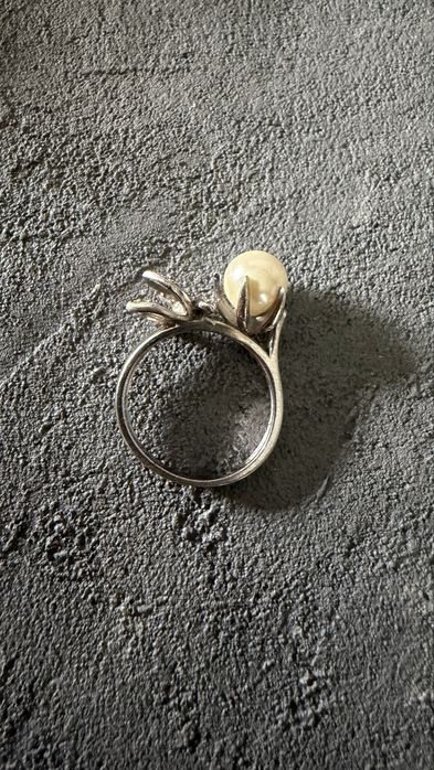 Inel cu fluture si faux pearl