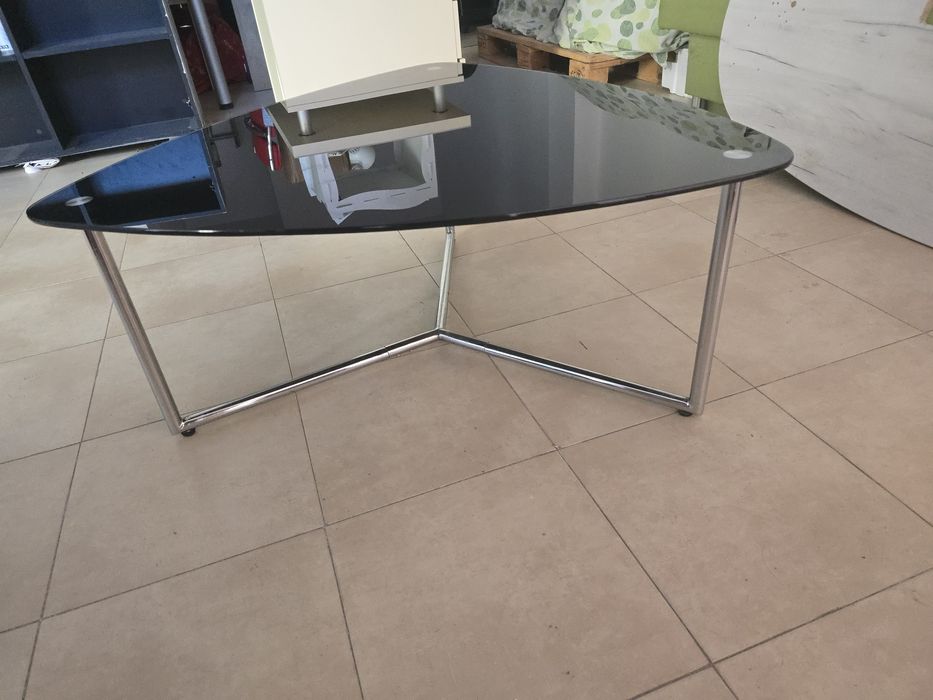 Стъкле на маса с метални крака