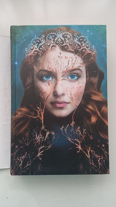 Книга "Одна истинная королева"