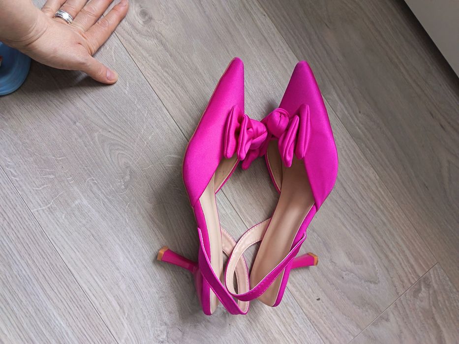 Pantofi superbi ca noi