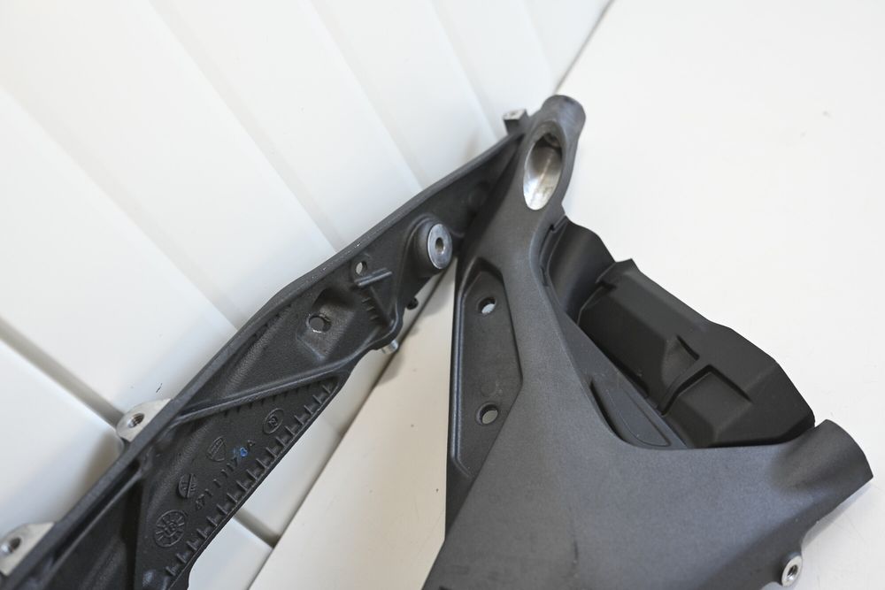 Ducati Panigale V4 Cadru codita spate set stanga dreapta