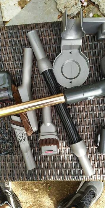 Вертикална прахосмукачка DeLonghi XLM 408 DGG