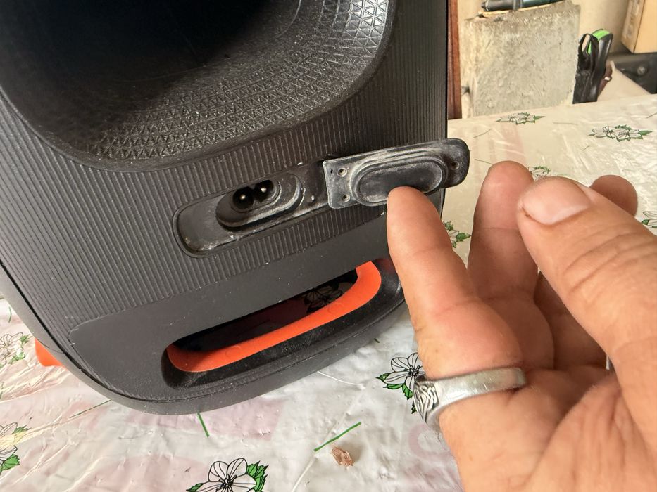 JBL Party box 250€