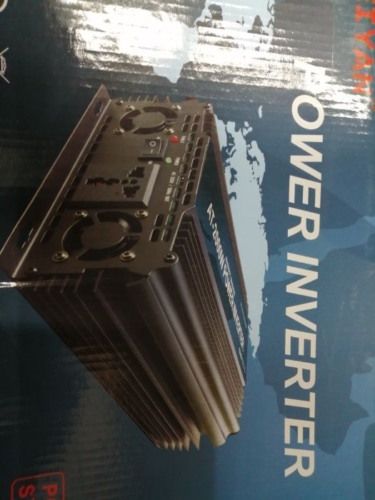 Инвертор 12V или 24V DC към 220V AC мощности от 1000W до 4000W