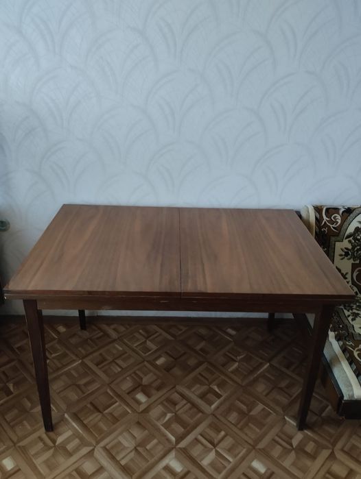Стол полированный