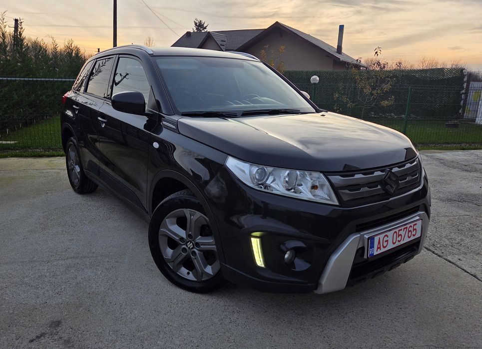 Suzuki Vitara  / 1.6 Diesel / 4x4 / Distronic  / Camera spate