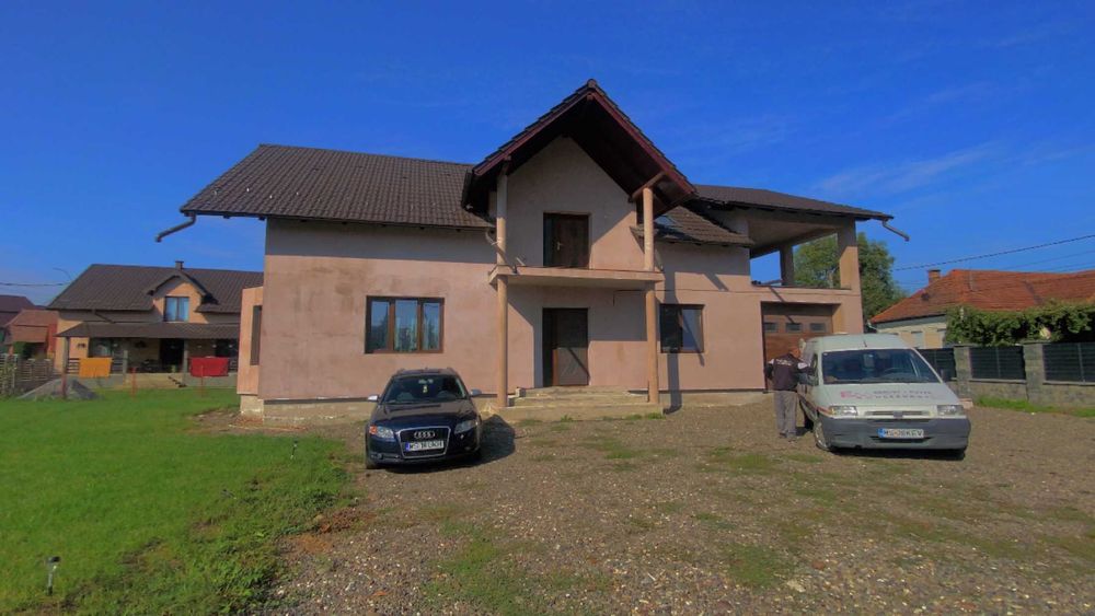 Servicii întreținere curte, tuns iarba și amenajări