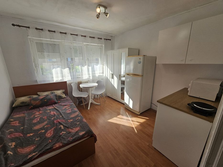 Garsoniera de vanzare / 16 mpu / Cal Buziasului
