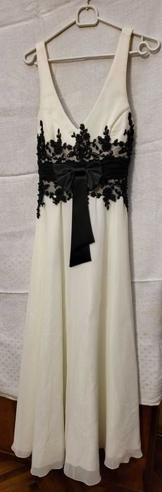 De vânzare rochie lungă