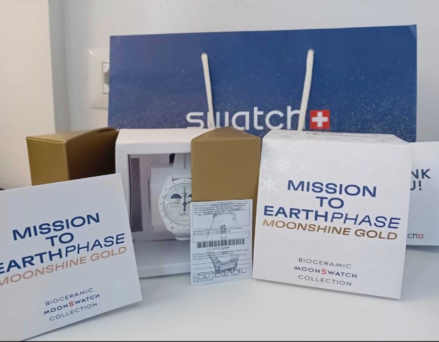 OMEGA × Swatch MoonSwatch – Mission to Earthphase (Moonshine Gold)