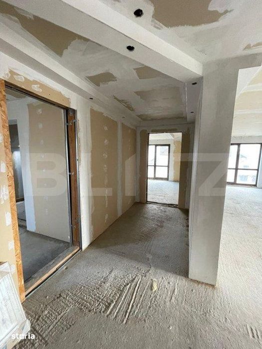 Apartament cu destinatii multiple, semifinisat, 227 mp, zona Scheia