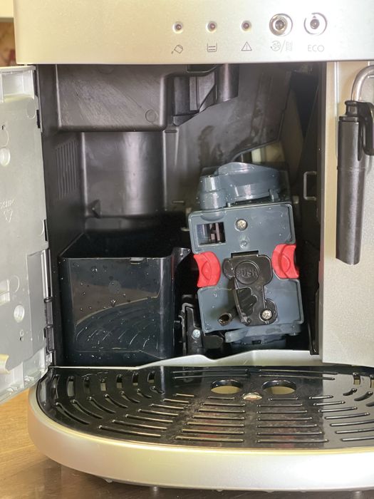 Кафеавтомати|Кафемашини DeLonghi MAGNIFICA ESAM4200.S