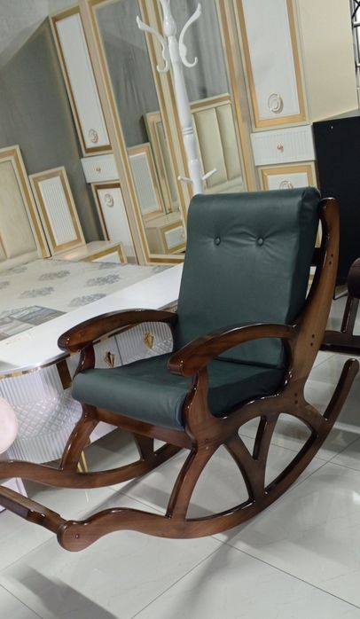 Мебельная кресло качалка. Разного варианта.