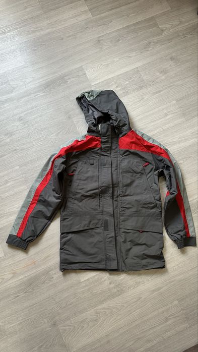 Продам Куртка ветровка «Реал»
