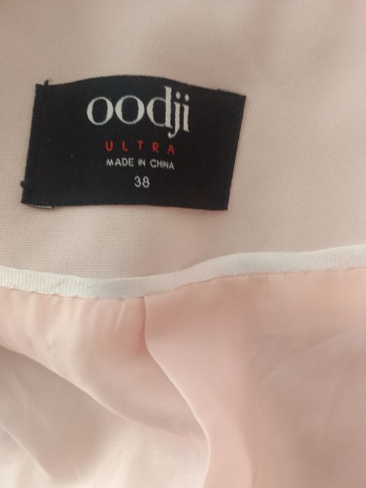 Продам дешево пиджак,платье.