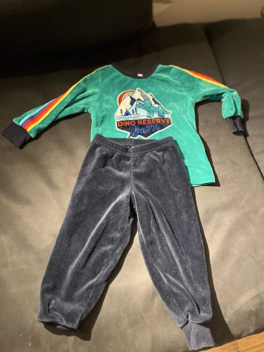 Pijamale C&A marimea 92-98