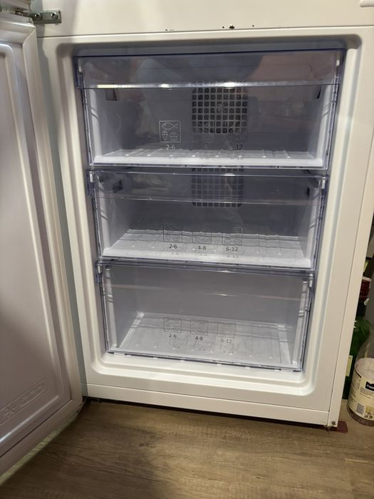 Хладилник Beкo с фризер