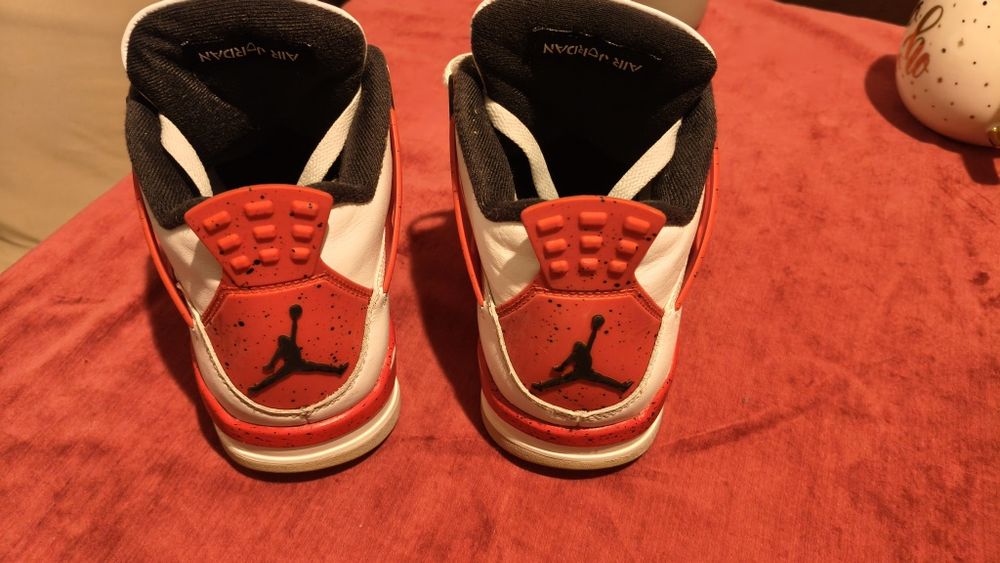 Jordan 4 retro thunder