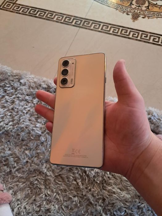 Vând schimb motorola edge 20