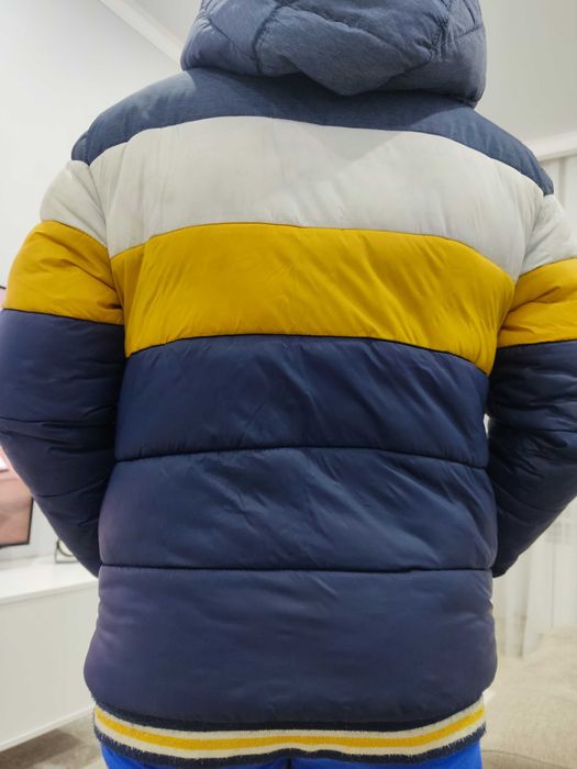 Продам куртку для мальчика