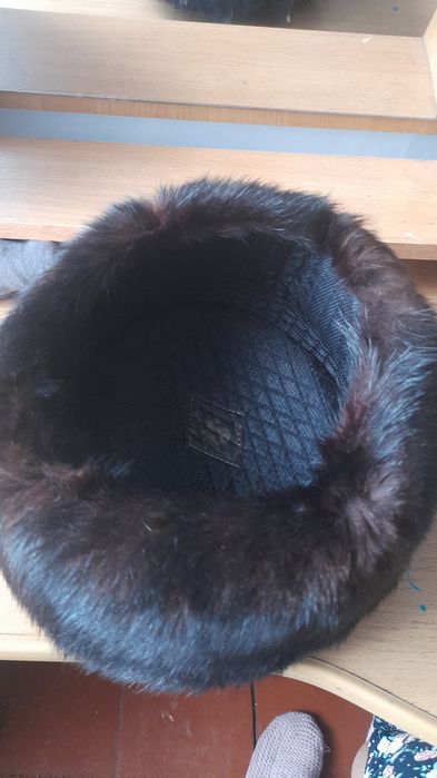 Продам шапку дешево срочно